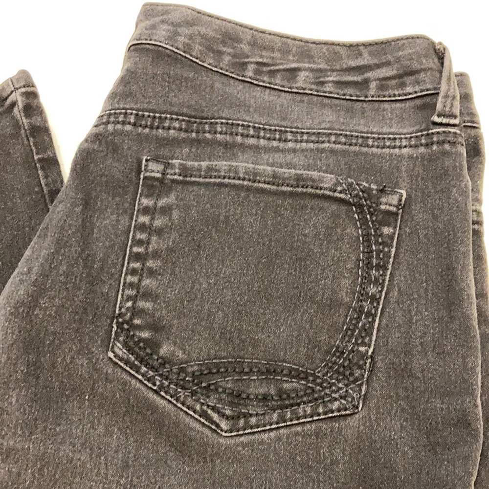 Gloria Vanderbilt Jeans - Picture 2 of 8